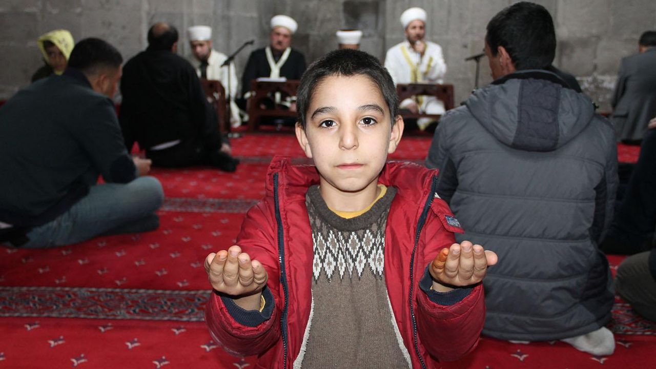 Regaip Kandili Bitlis'te camilerde ihya edildi