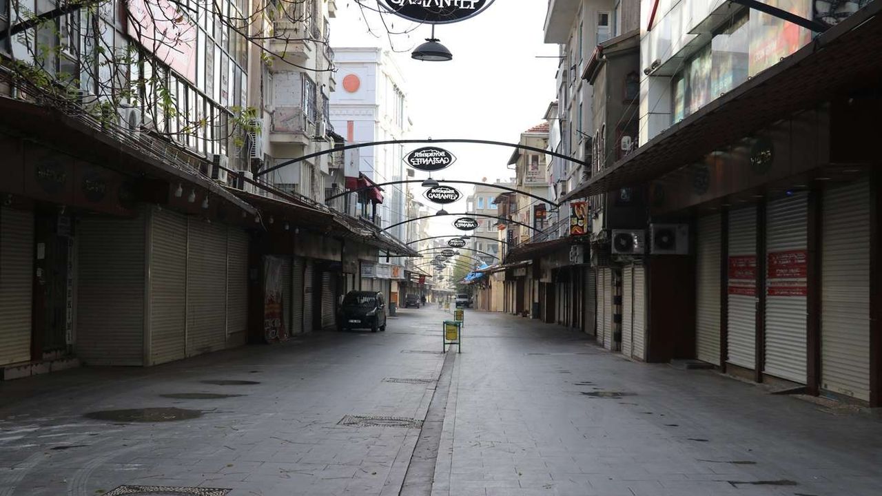 Kırmızı kategoride yer alan Gaziantep’te kısıtlama sessizliği