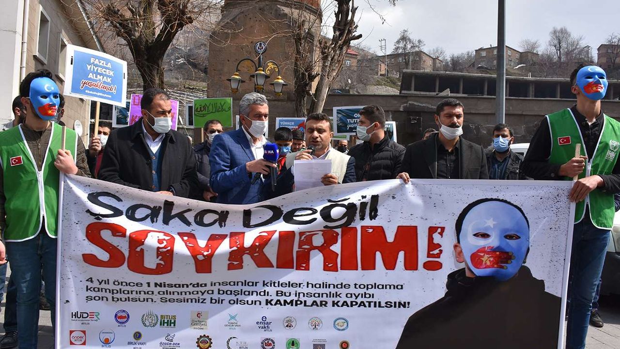 Bitlis'ten Doğu Türkistan'daki soykırıma tepki