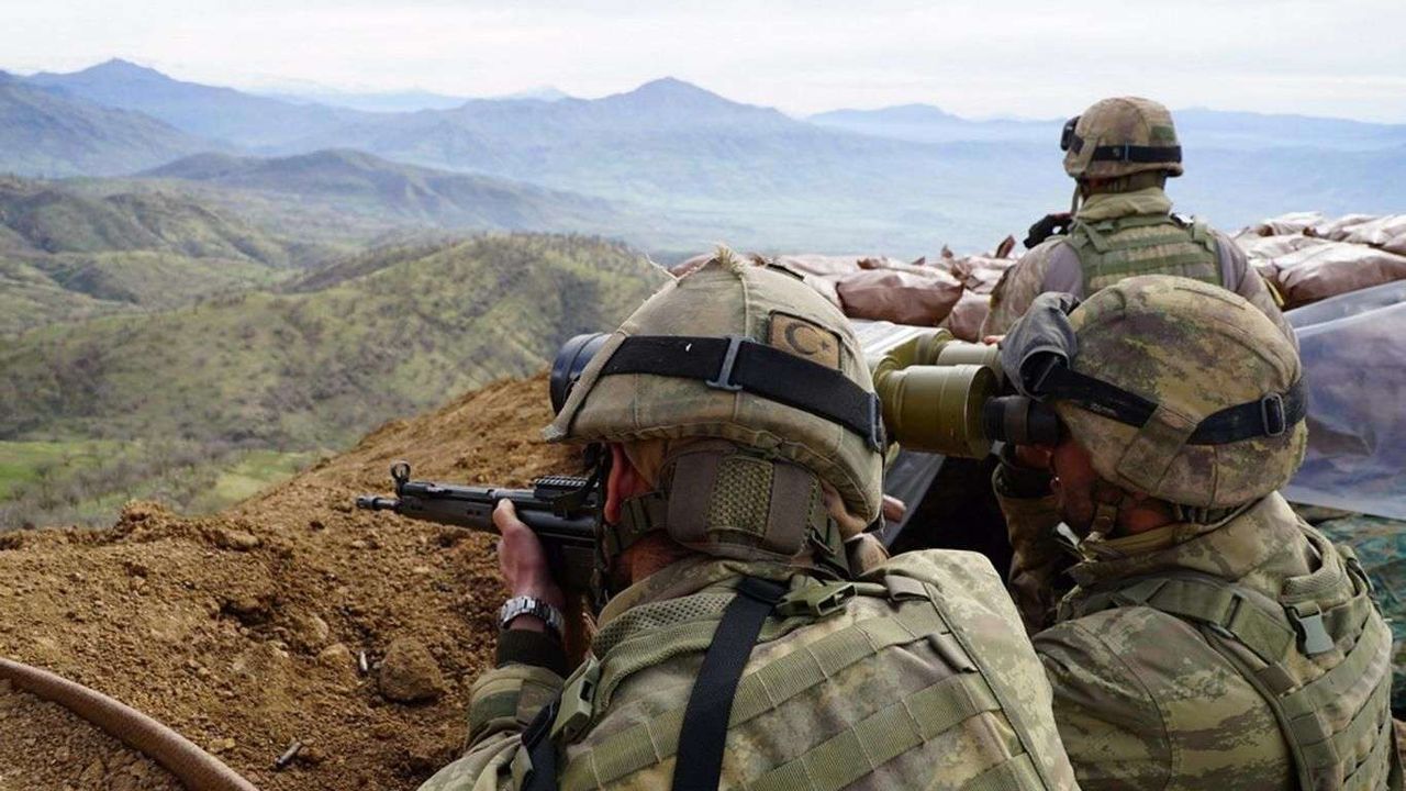 Fırat Kalkanı ve Barış Pınarı bölgelerinde 3 PKK elemanı öldürüldü