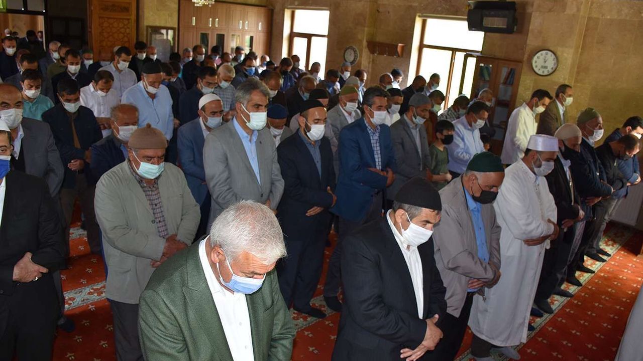 Bitlis'te şehid düşen Filistinliler için gıyabi cenaze namazı kılındı