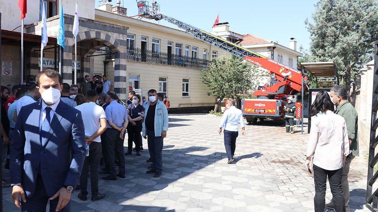 Gaziantep’te hastanedeki yangının elektrik kontağından çıktığı tahmin ediliyor