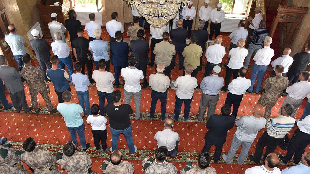 Bitlis’te 15 Temmuz şehitleri için mevlid okutuldu