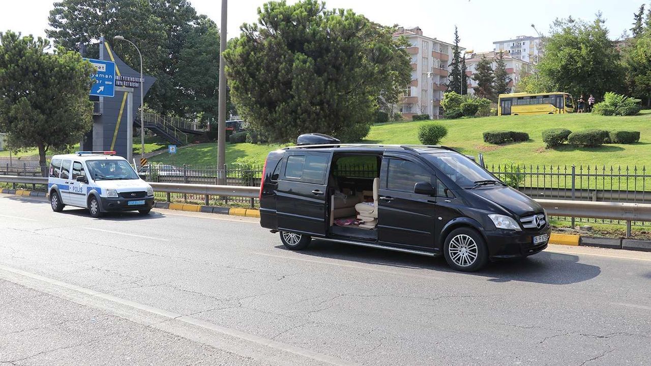 Polisten kaçan araçtan uzun namlulu silah çıktı
