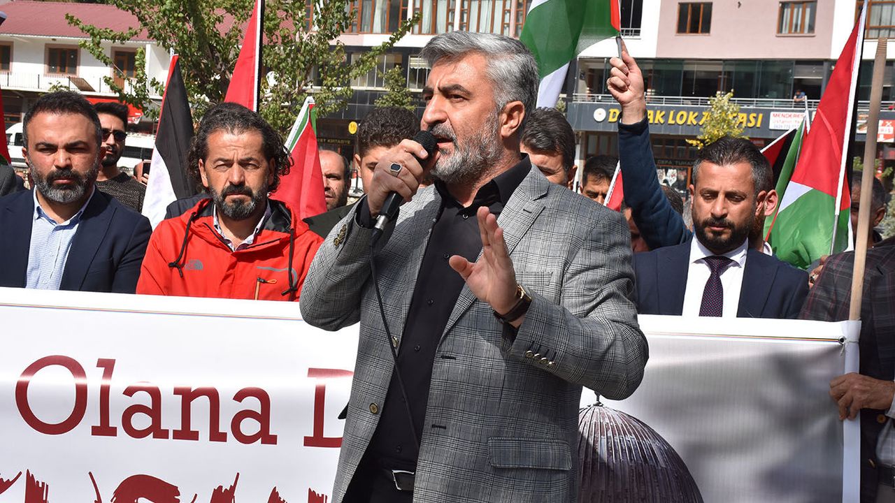 Bitlis'te direnişle dayanışma kitlesel basın açıklaması düzenlendi