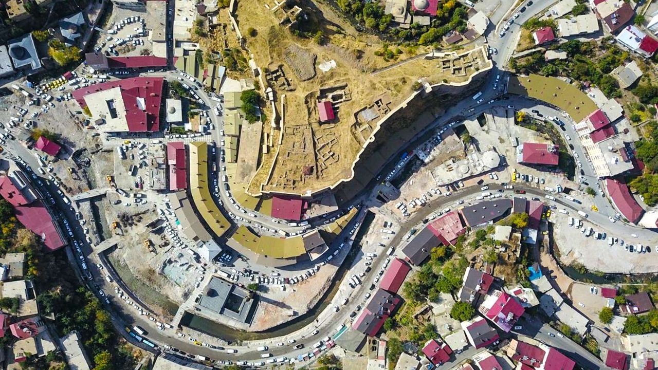 Bitlis'te betona gömülen 7 bin yıllık tarih gün yüzüne çıktı