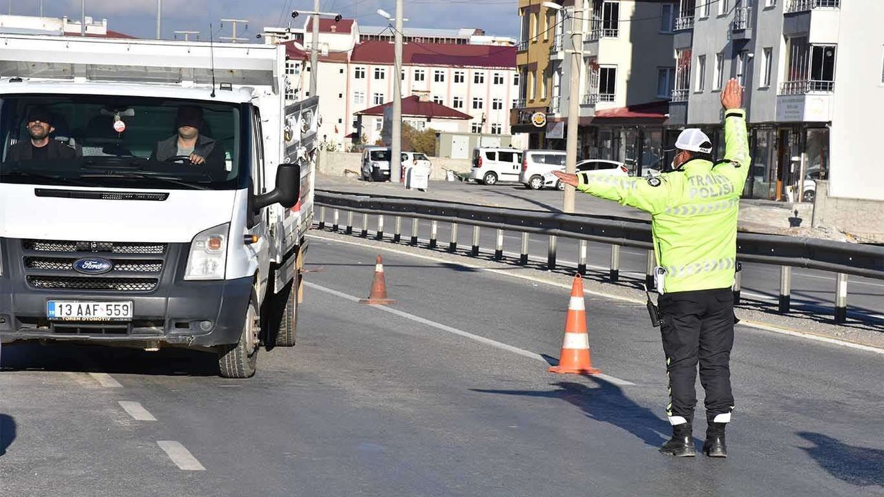 Bitlis’te "Bi hareketine bakar hayat" bilgilendirme programı gerçekleştirildi