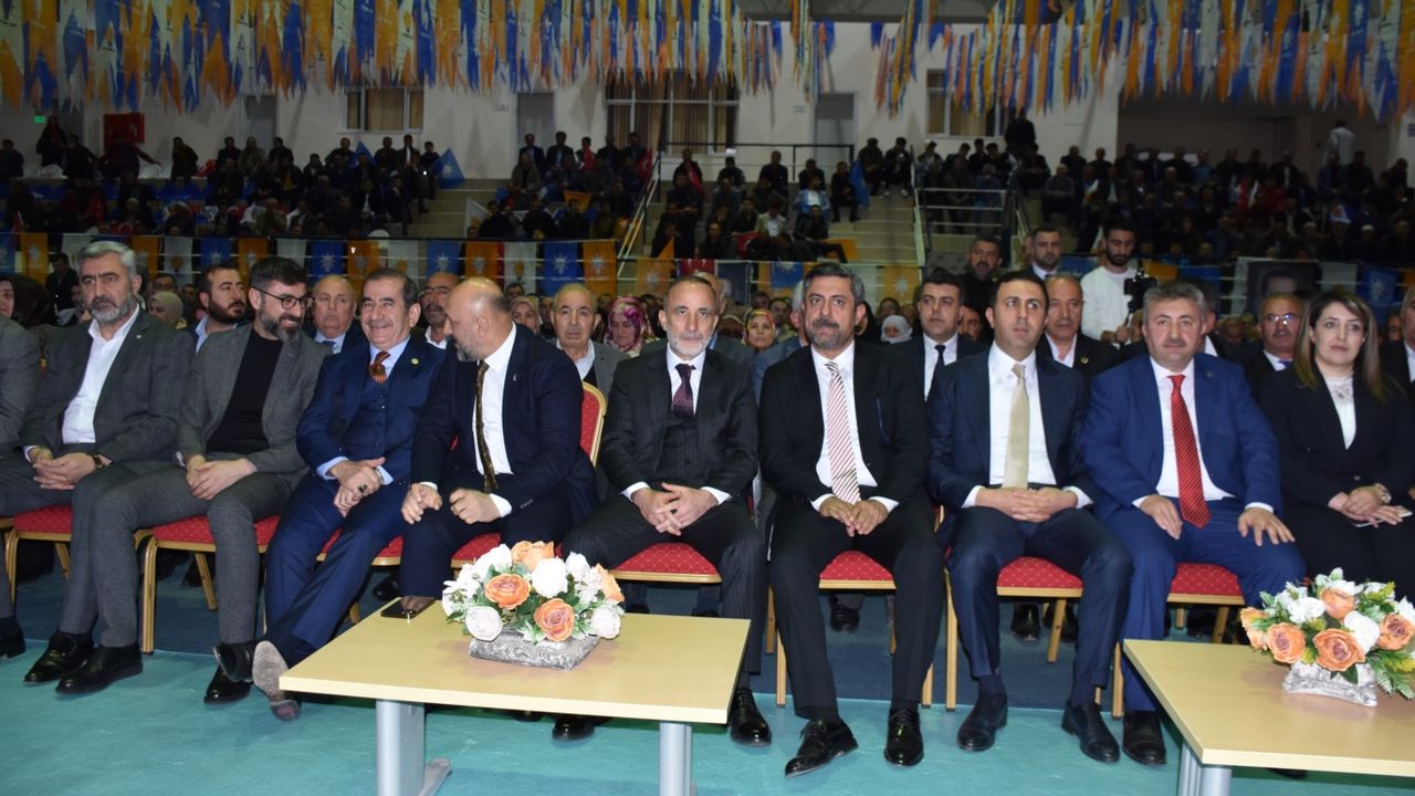 AK Parti Bitlis'te 28'nci dönem milletvekili adaylarını tanıttı
