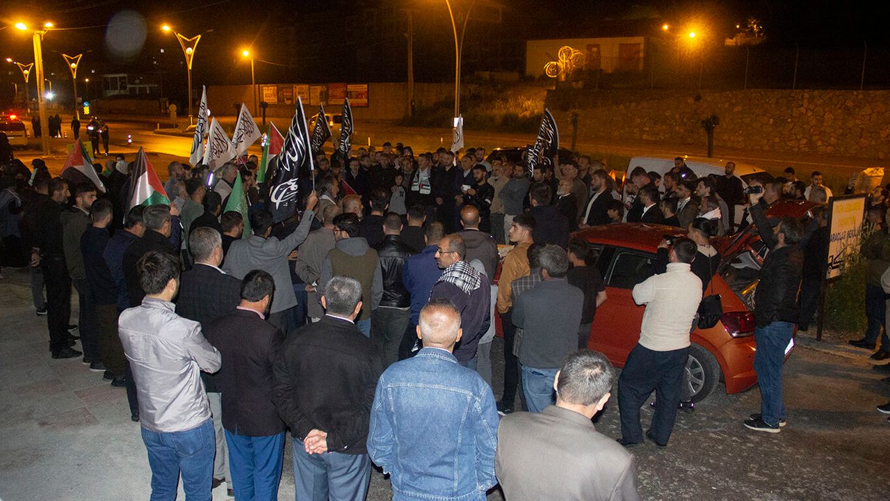 Bitlis'te Gazze için konvoy ve basın açıklaması yapıldı