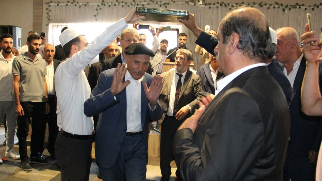 Bitlis'te husumetli Urfan ve Yalçın aileleri barıştırıldı