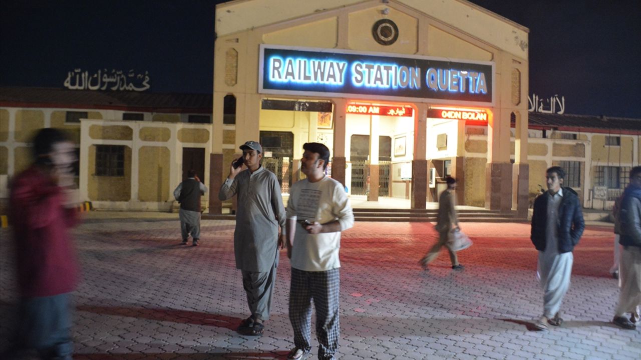 Pakistan'daki tren saldırısında sıcak gelişme