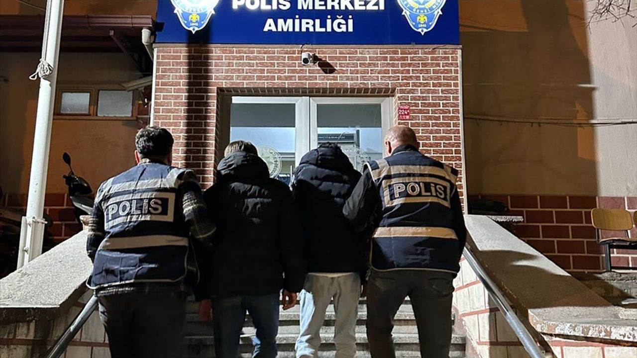 Kendilerini emniyet müdürü olarak tanıtıp dolandırıcılık yapan zanlılar tutuklandı