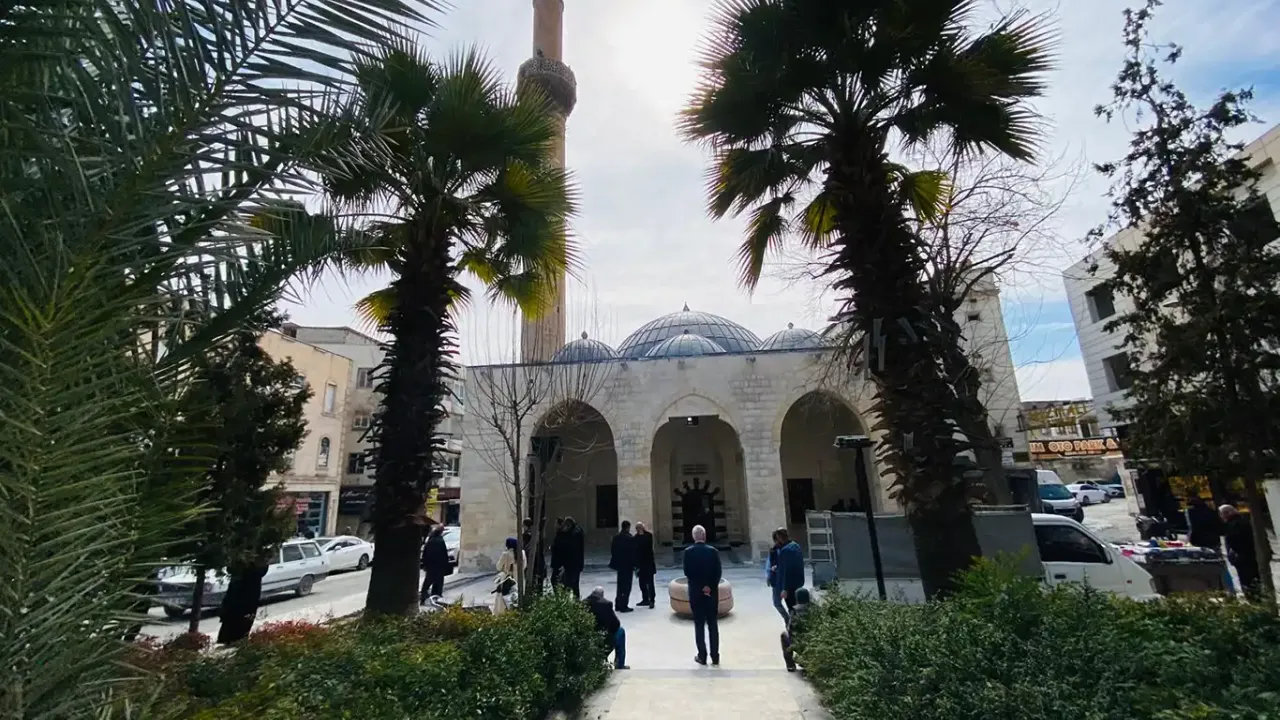Şanlıurfa'da tarihi cami yeniden ibadete açıldı