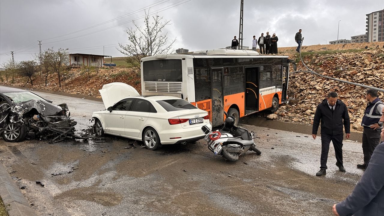 Gaziantep'te feci kaza: 12 yaralı var!