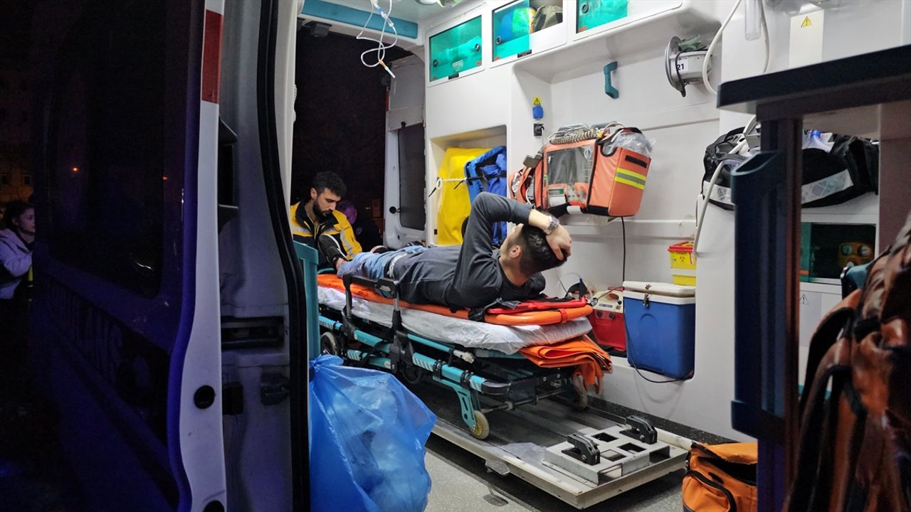 Bir kişi arkadaşı tarafından silahla yaralandı