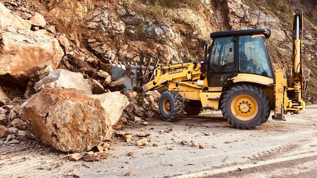 Yalova'da toprak kayması!