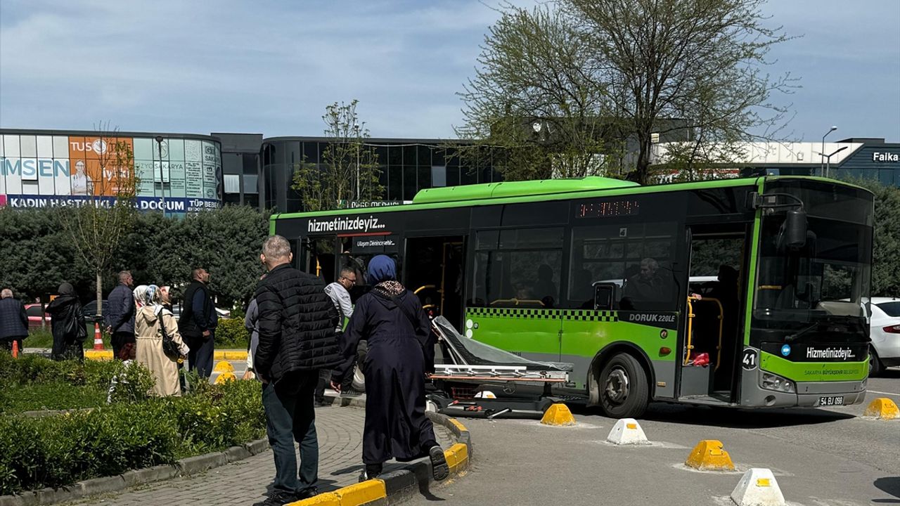 Belediye otobüsü şoförü, rahatsızlanan yolcuyu hastaneye yetiştirdi