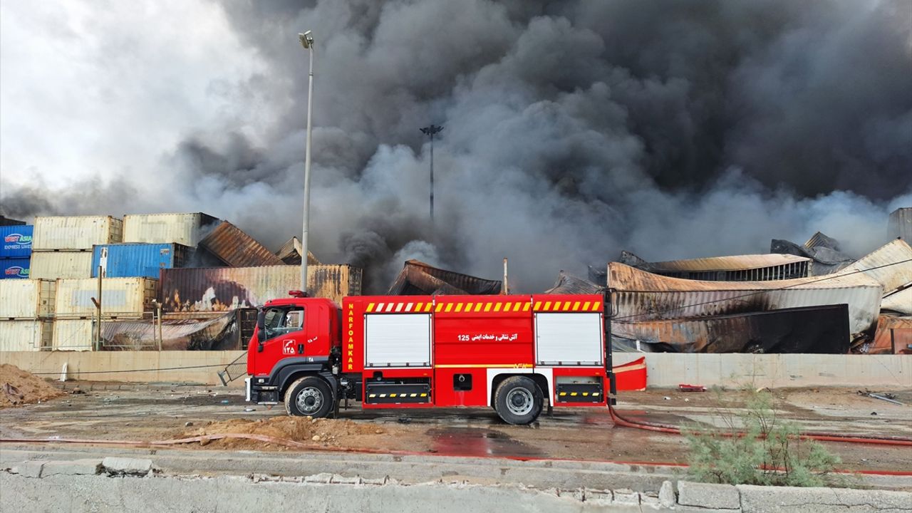 İran'ın Bender Abbas Limanı'nda faaliyetler yeniden başladı