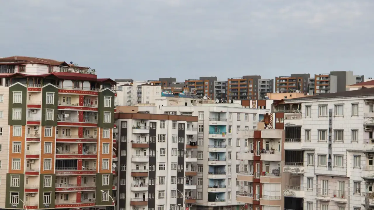 Emlak danışmanları: Yüksek maliyetler emlak sektörünü durma noktasına getirdi