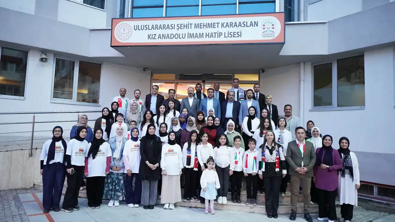 İstanbul'da Gazzeli öğrenciler için "kardeşlik buluşması" düzenlendi