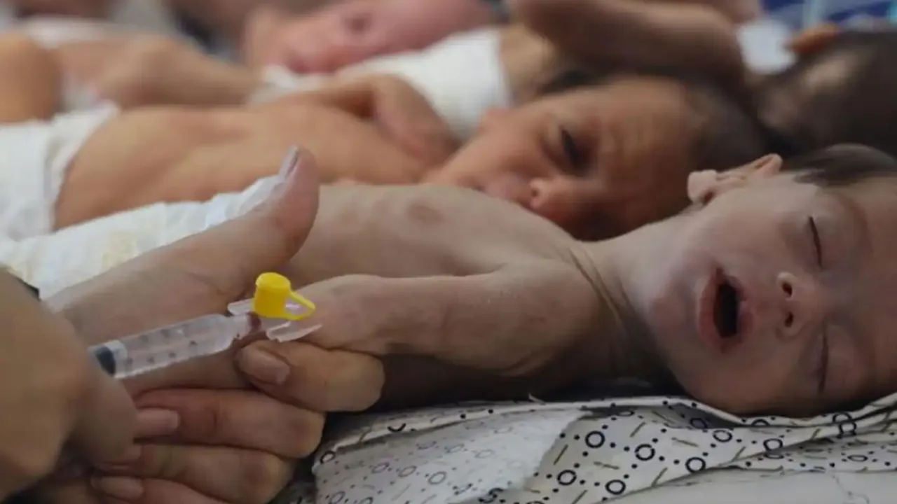 Siyonist işgalciler Gazze'de bir bebeği daha açlıktan öldürdü