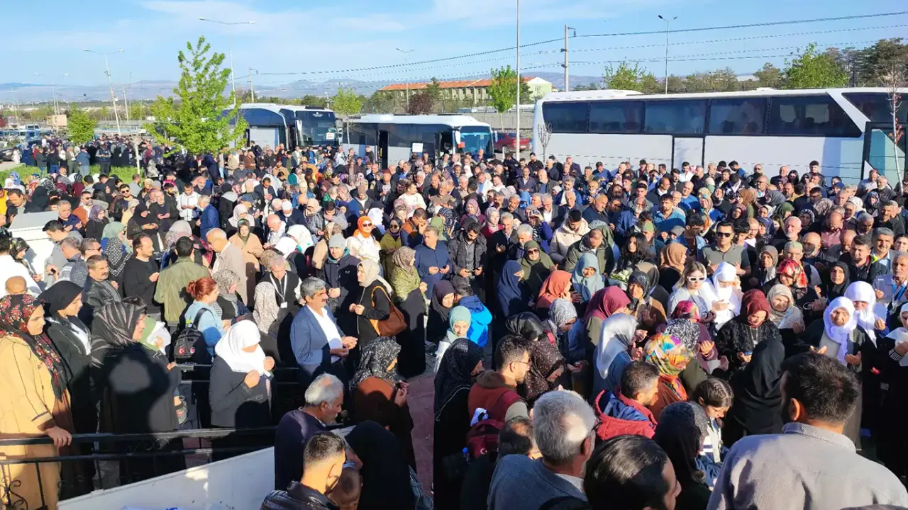 Hac kafileleri kutsal topraklara dualarla uğurlanıyor