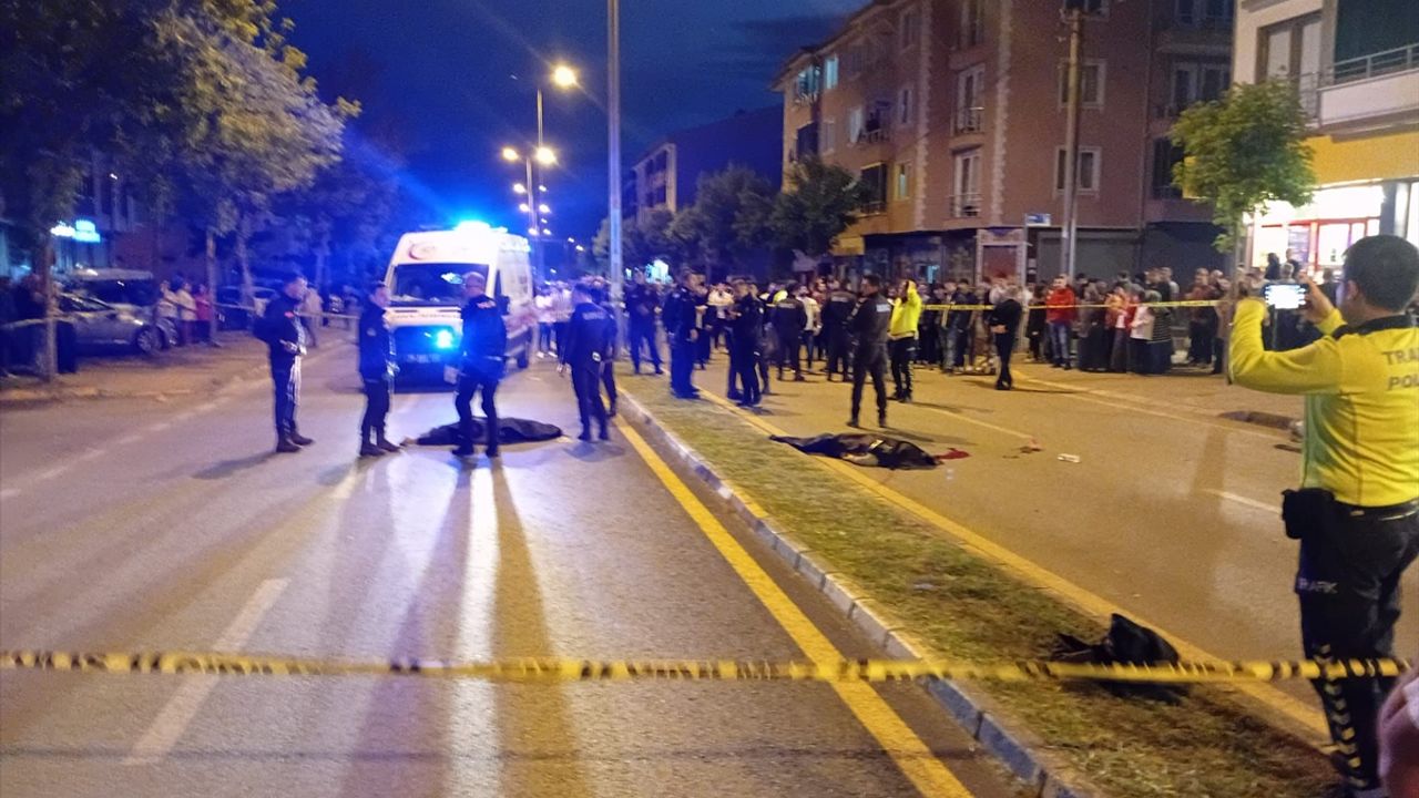 Sakarya'da otomobilin çarptığı 2 kadın öldü