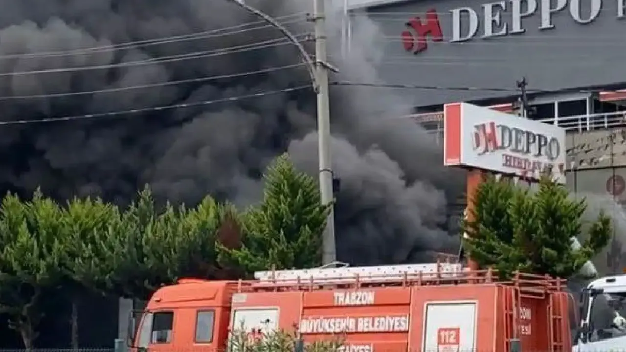 Trabzon’da alışveriş merkezi alevler içinde kaldı!