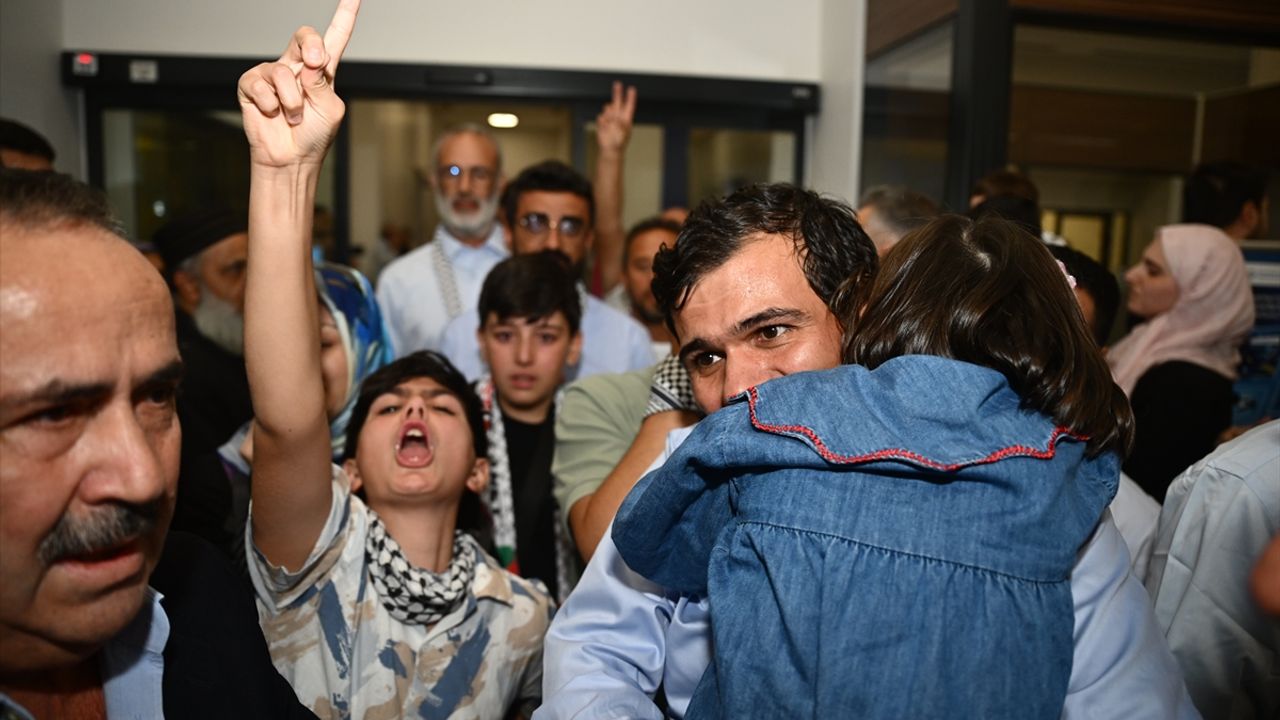 Özgürlük Filosu aktivistleri İstanbul'da böyle karşılandı