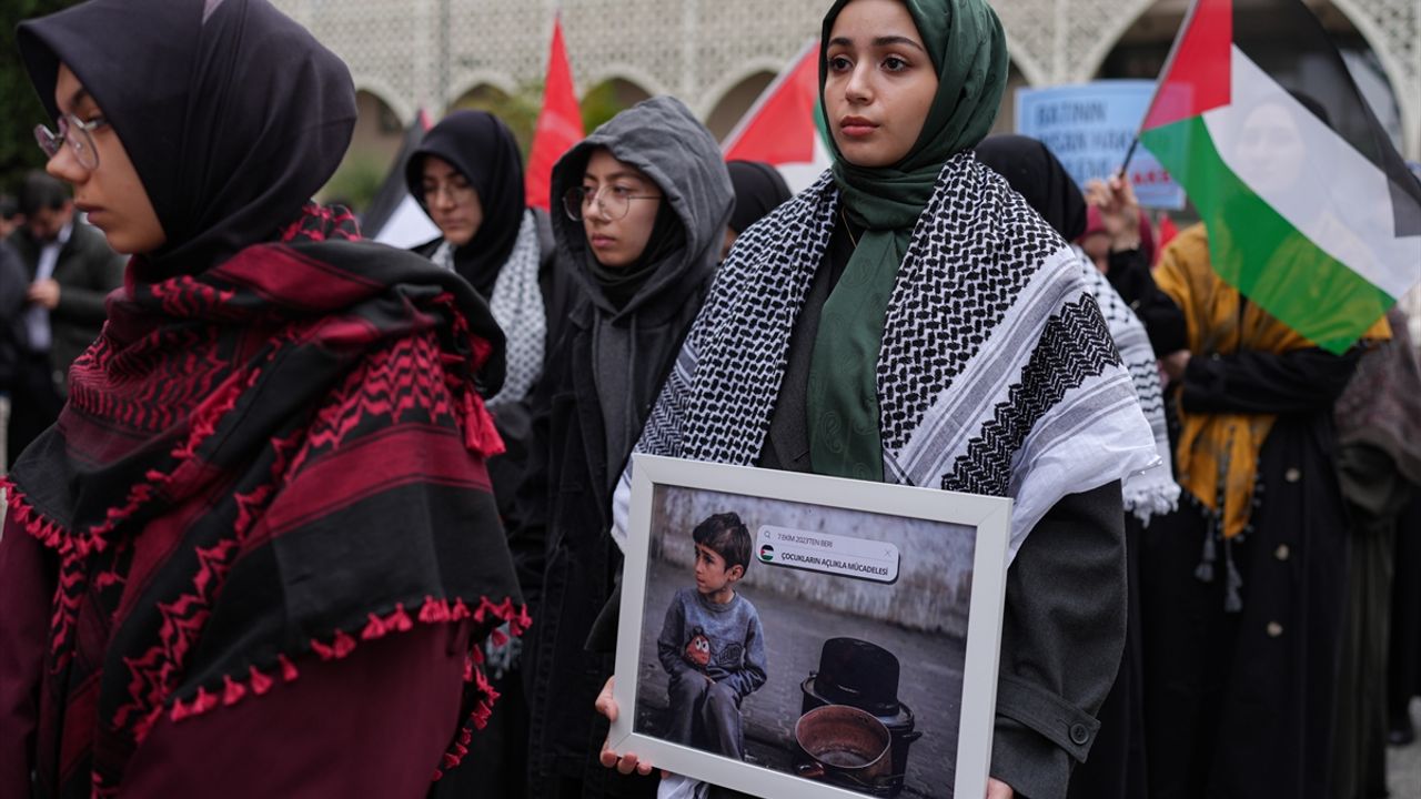 Üniversite öğrencileri, Filistin'e destek için yürüdü