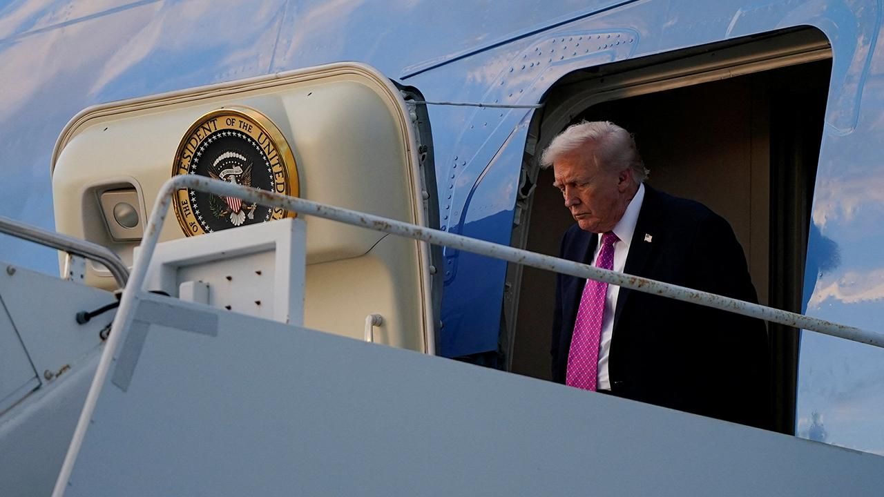 Trump'ın uçağının yakınında şüpheli yapı