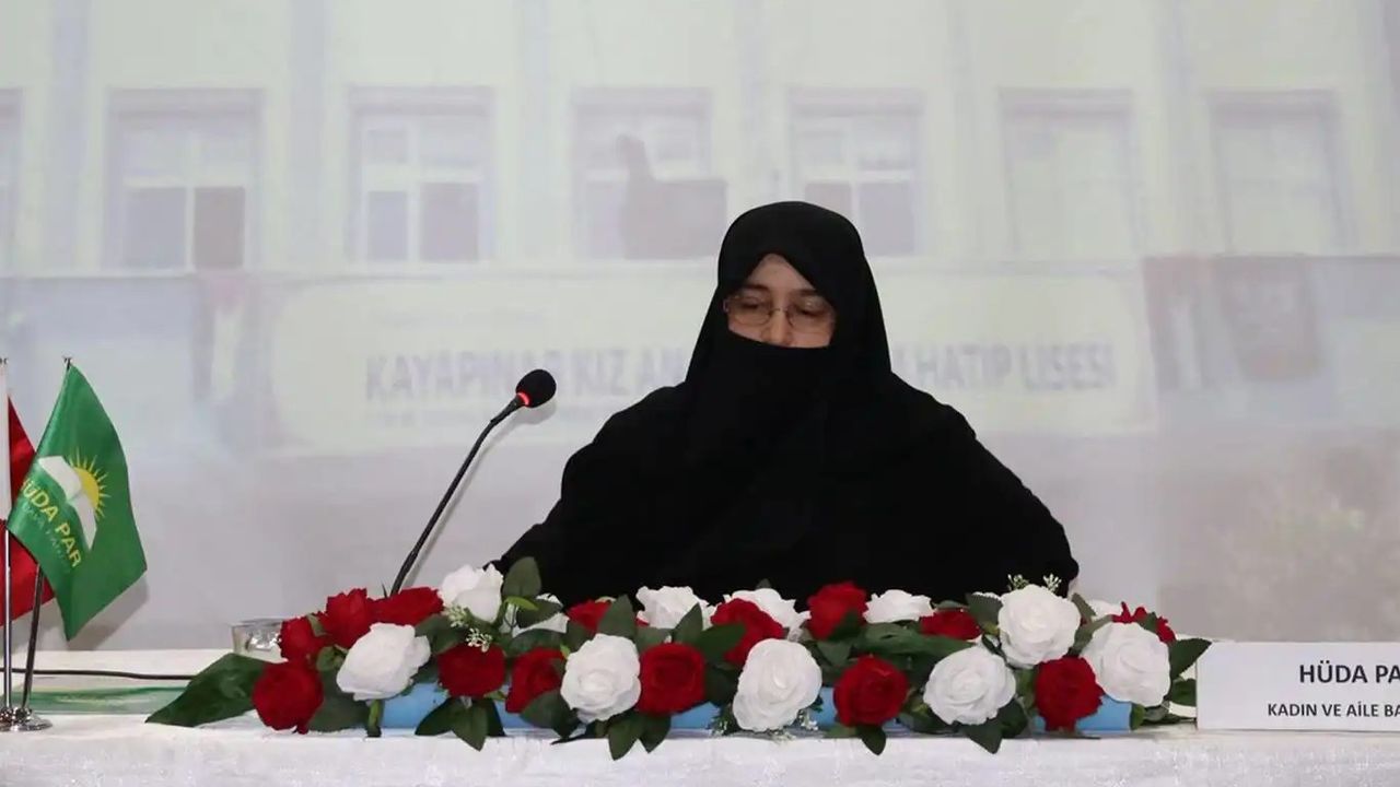 HÜDA PAR Aile Başkanı Sülün'den önemli açıklamalar
