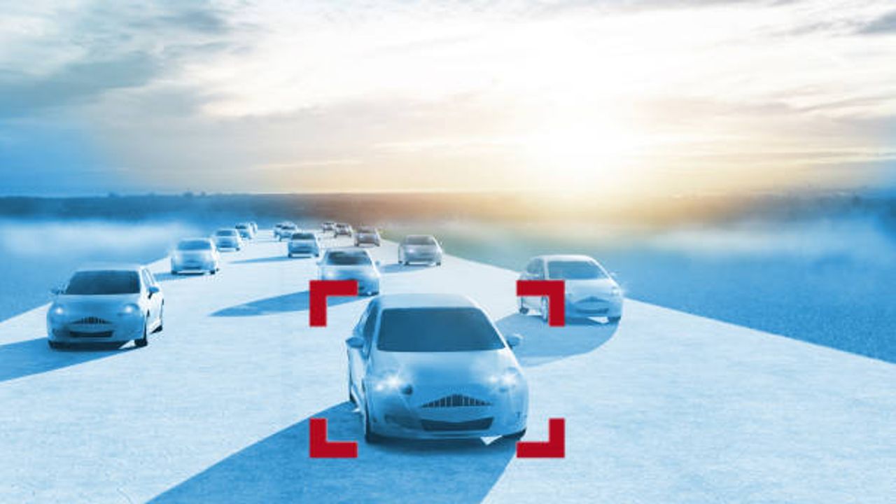 Dünyanın en uzun mesafeli otomobilleri belli oldu! O marka liderliği bırakmadı..