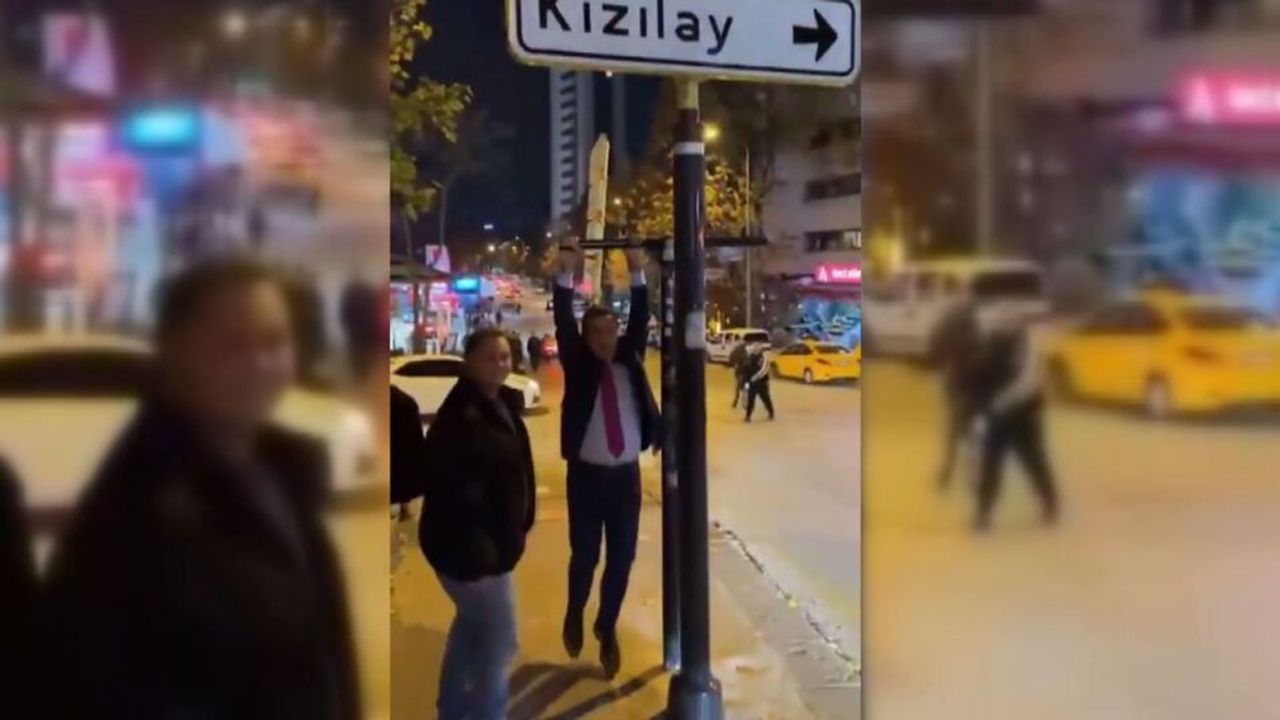 CHP siyaseti: Ya heykel yapıyorlar ya tabelaya asılıyorlar