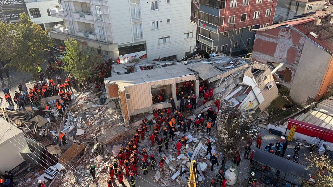 Gebze'deki bina neden çöktü? Bakanlıktan son dakika açıklaması geldi