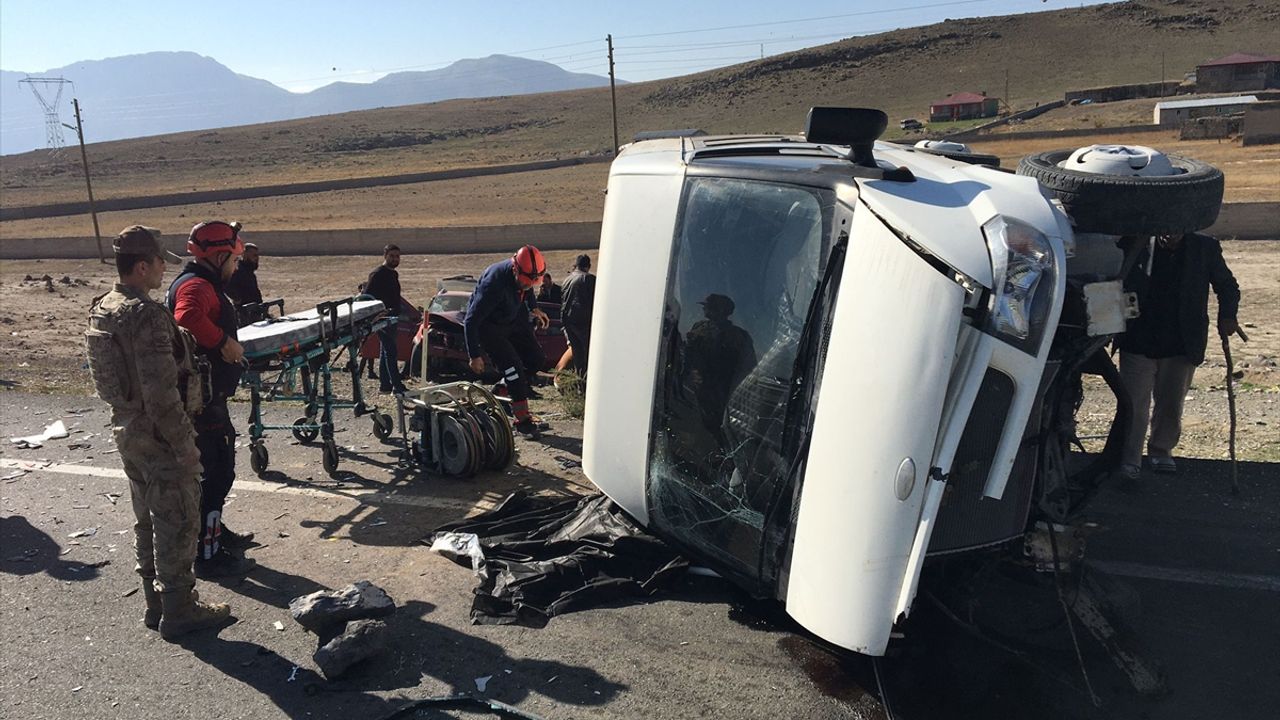 Ağrı'da kaza! Ölü ve yaralılar var