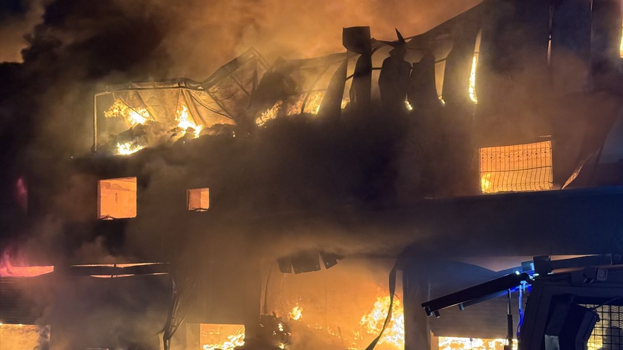 Hırdavat dükkanında yangın!