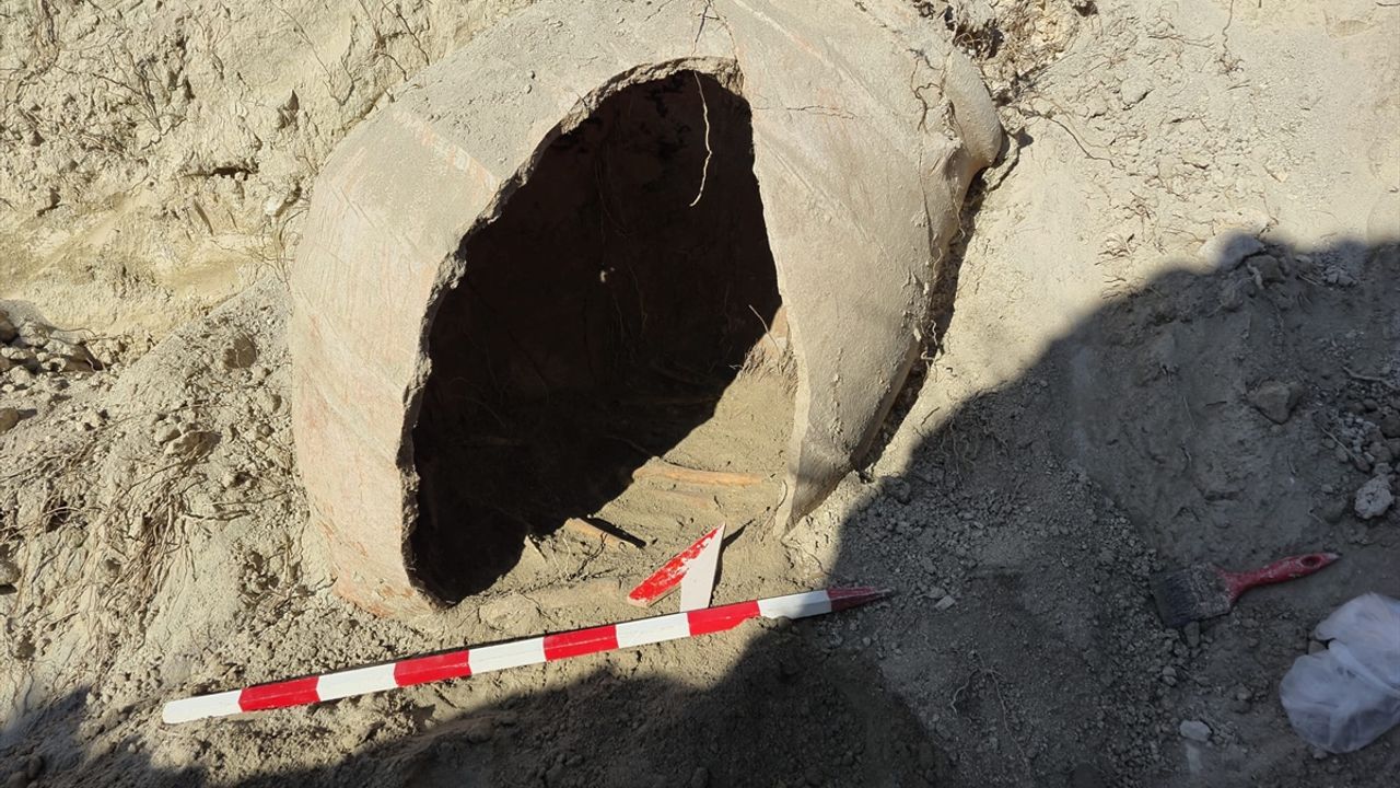 Su borusu için kazıldı: İnsana ait kemikler çıktı!