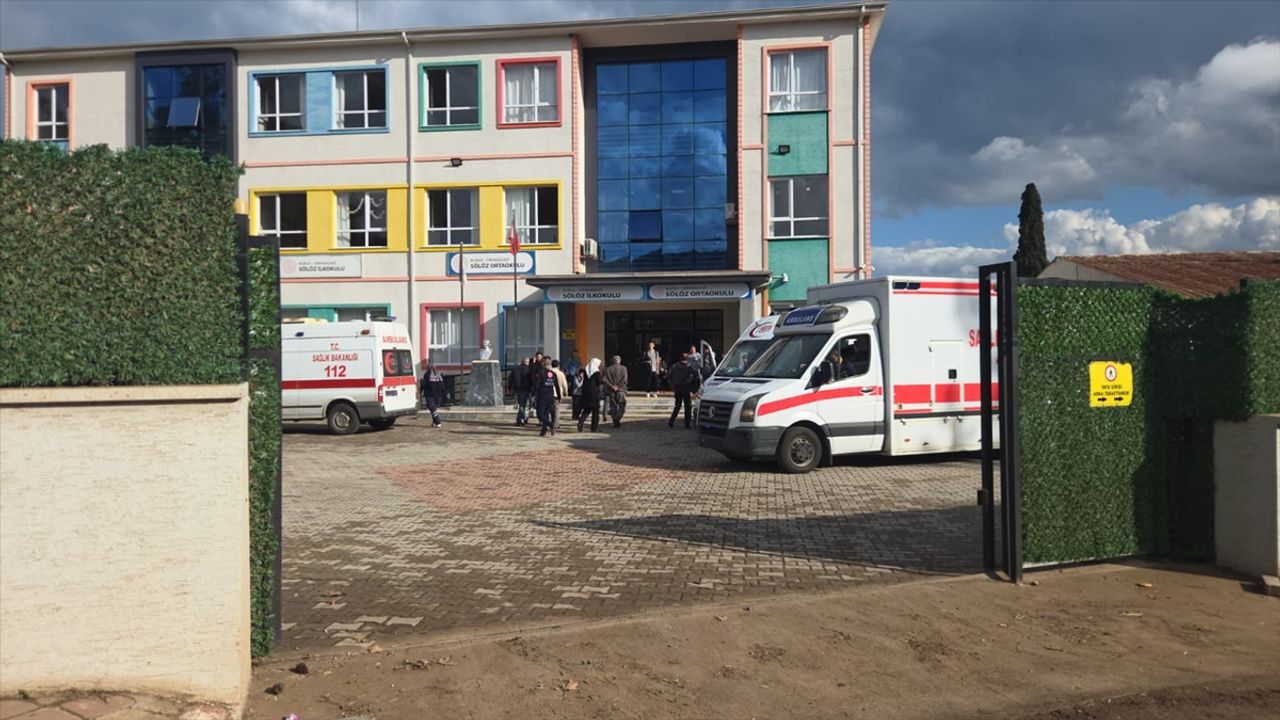 Şnitzel ve makarna yiyen tam 23 öğrenci hastanelik oldu!