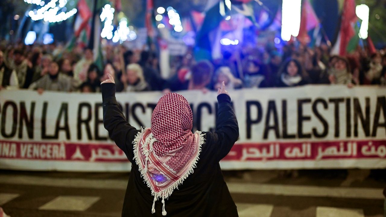 İspanya Filistin için sokaklara döküldü!