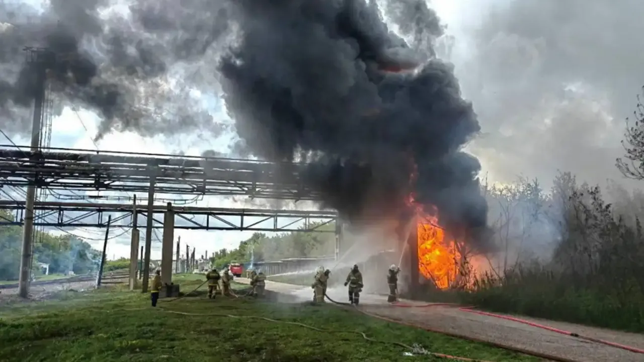 Rusya'ya ait petrol rafinerine saldırı!
