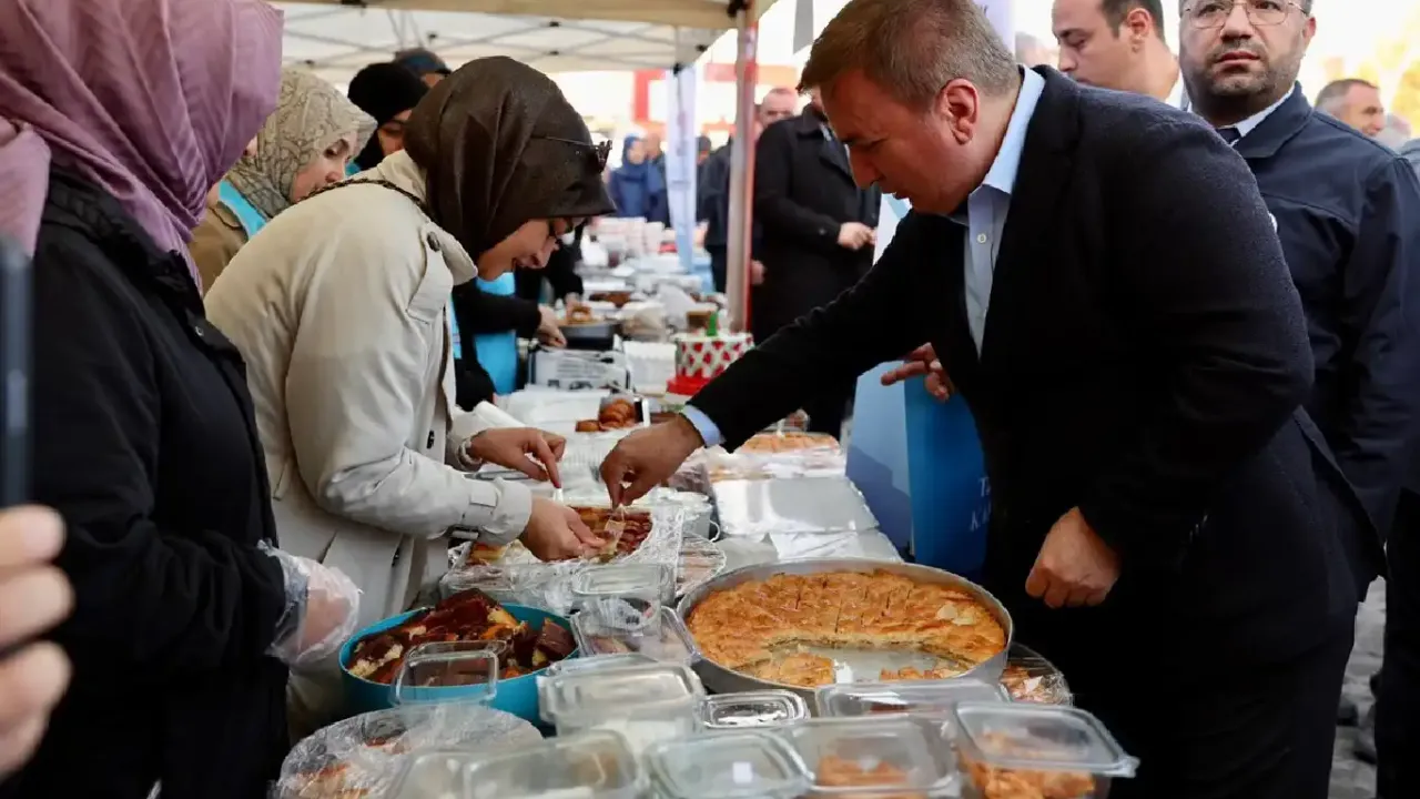 Erzincan'da Gazze için Hayır Çarşısı açıldı!