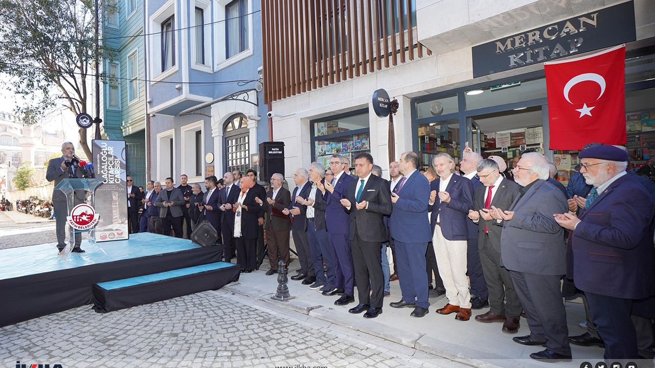 Cağaloğlu Kitapçılar Sokağı hizmete açıldı!