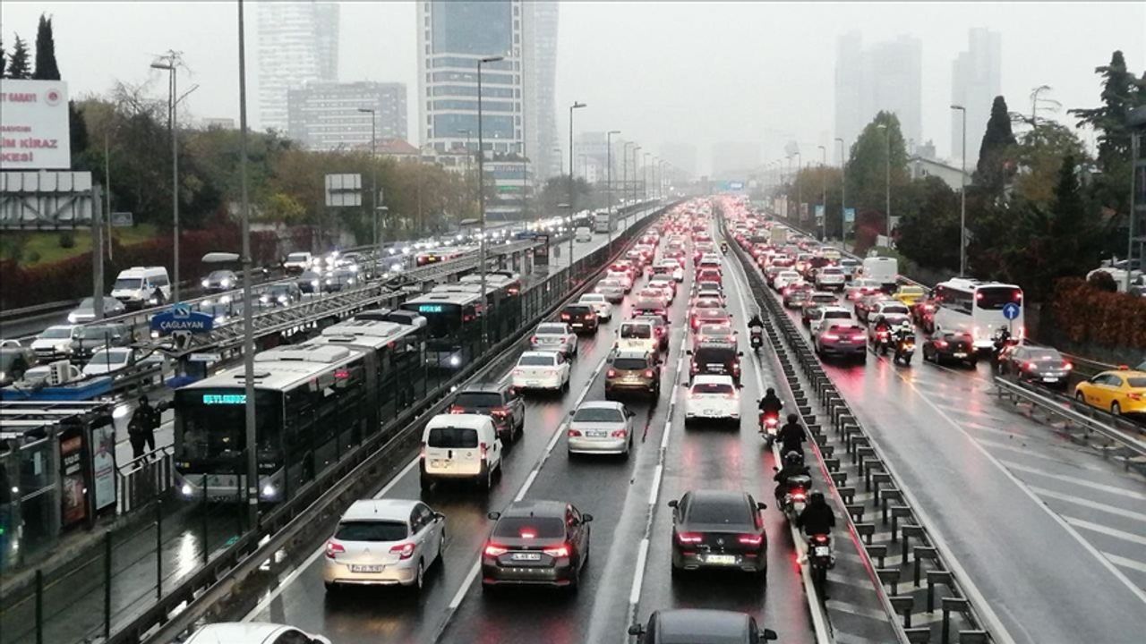 İstanbul'da trafik kilit!