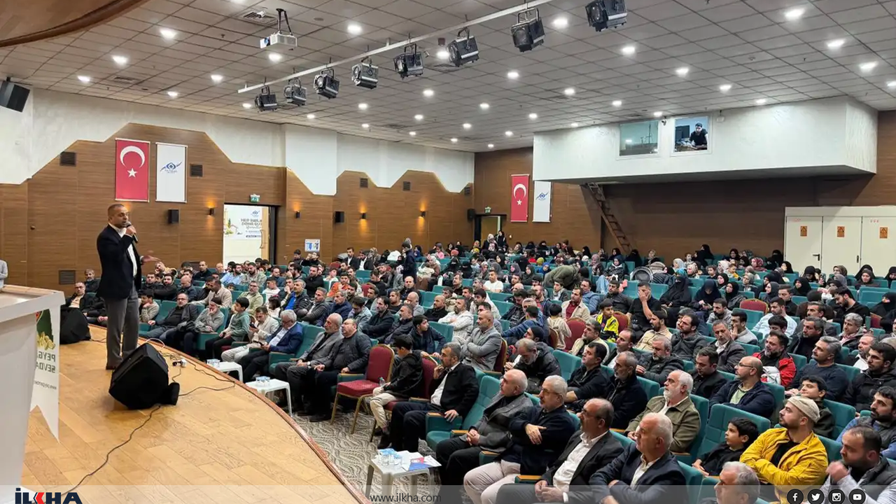 Sultangazi'de "Yolumuzu Aydınlatan Yıldızlar" programı düzenlendi