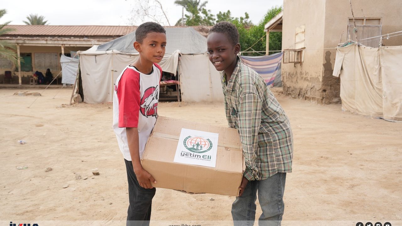 Avrupa Yetim Eli, Sudan'da kamplarda kalanlara gıda desteğinde bulundu