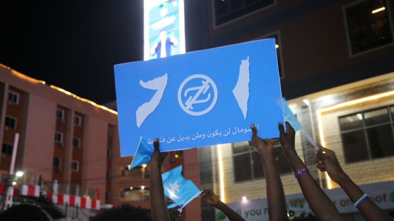 Somali'den soykırımcı israil'e: Hukuka aykırı karardan vazgeçin