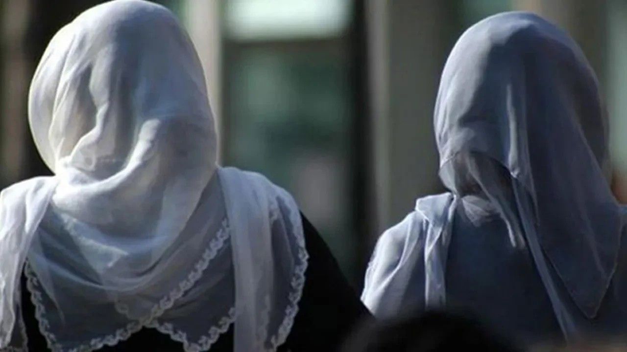 Almanya'da başörtülü kadına ırkçı saldırı