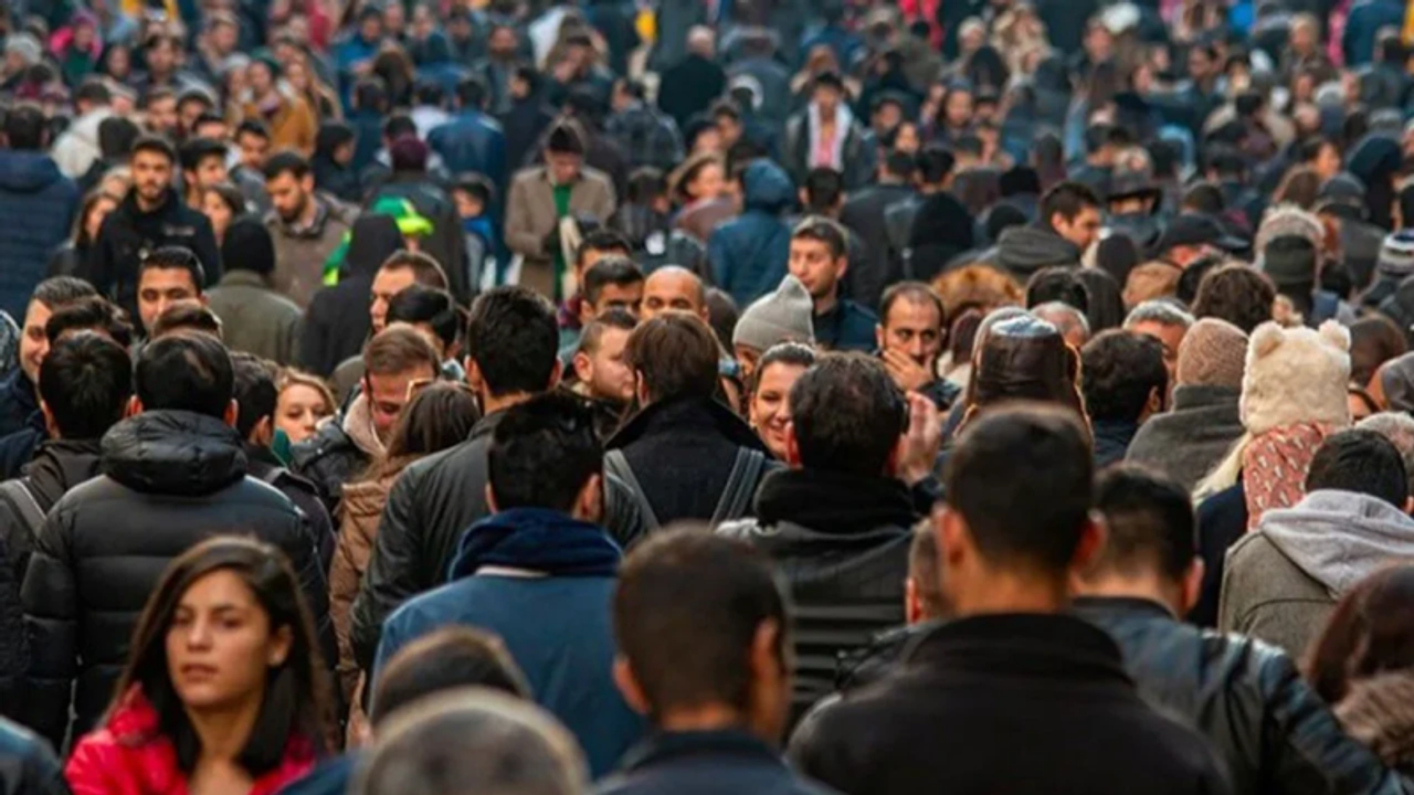 Burda nefes almak bile zor: En fazla nüfusa sahip ülkeler listelendi!