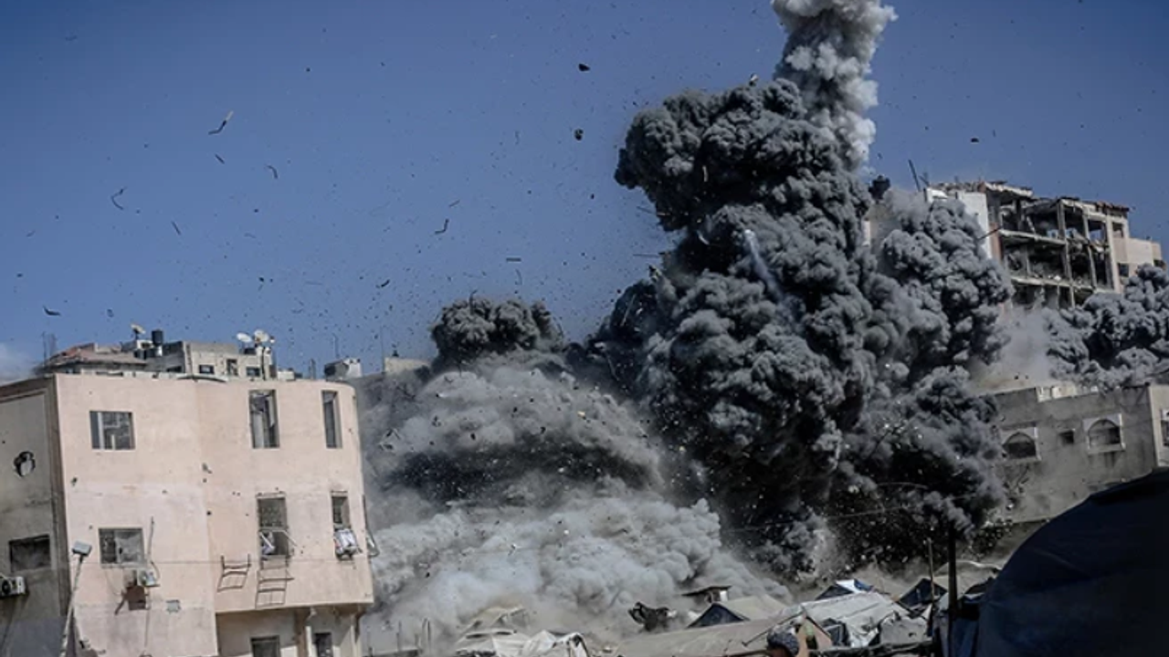 Siyonist israil, kasabaları helikopterlerle bombalıyor